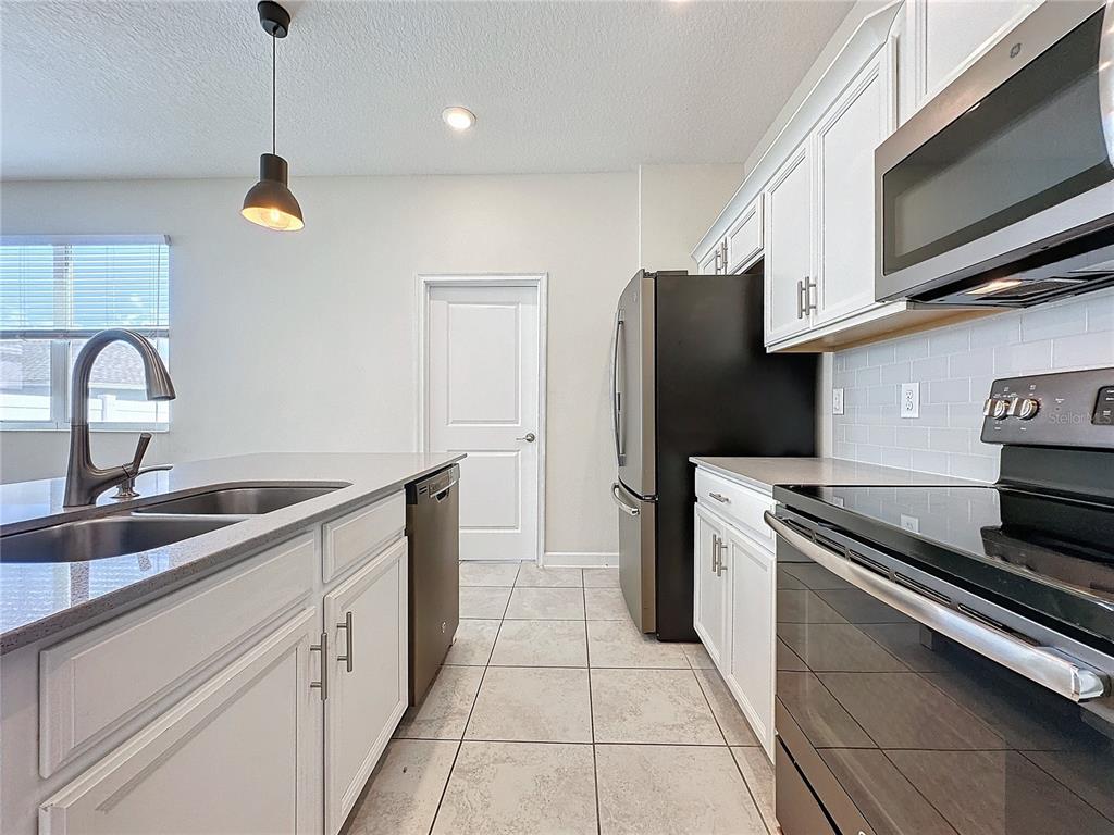 11043 SUSPENSE DR, WINTER GARDEN, FL — photo 4 of 36