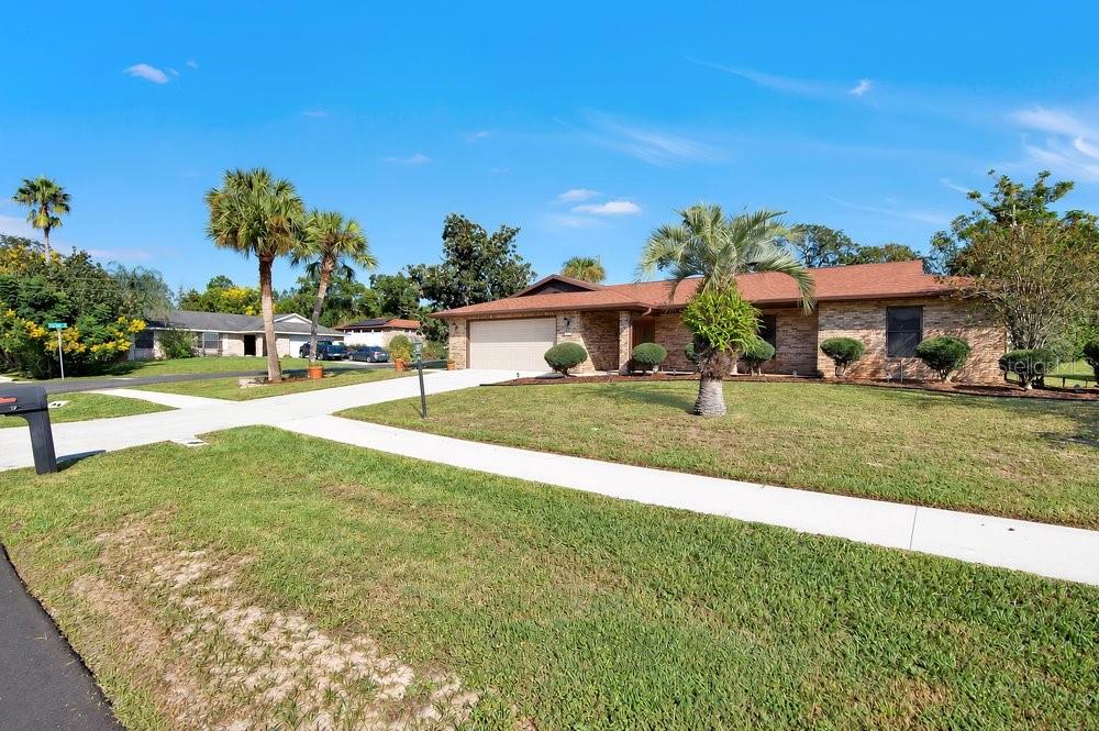902 VICKSBURG STREET STREET, DELTONA, FL — photo 3 of 34