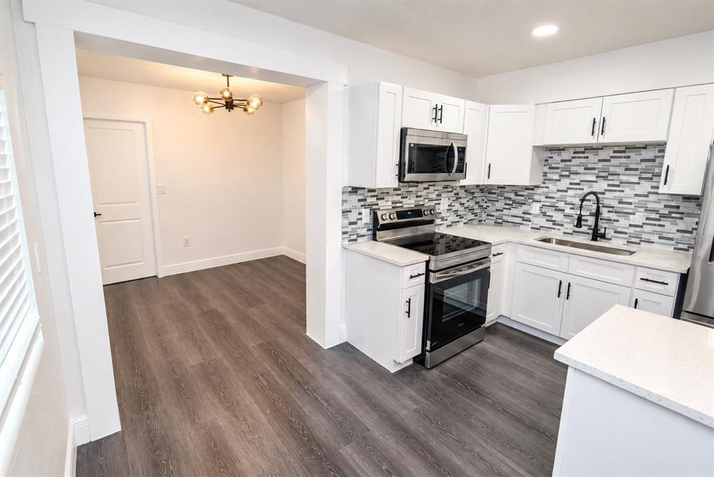 3942 WELLS STREET N, ORLANDO, FL — photo 3 of 19