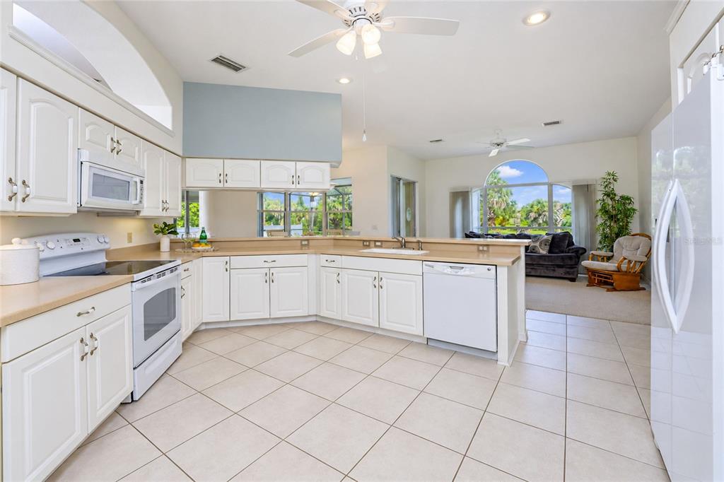 36 LONG MEADOW COURT, ROTONDA WEST, FL — photo 5 of 30