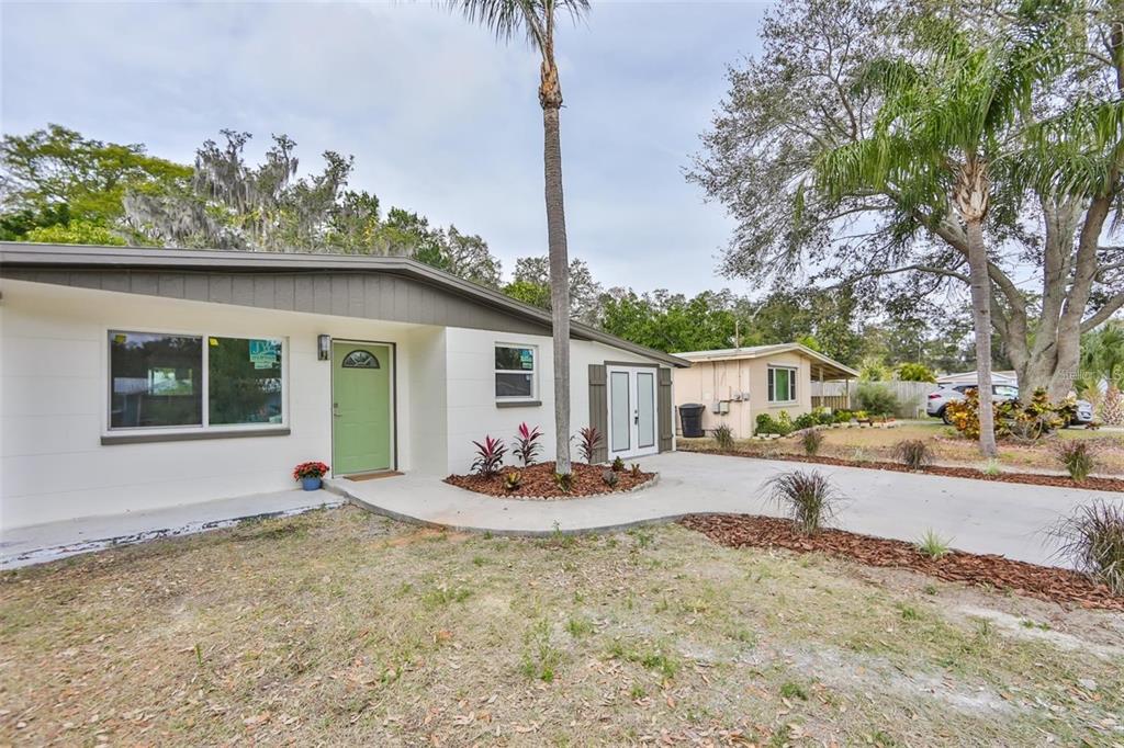 2028 N BETTY LANE, CLEARWATER, FL — photo 2 of 22
