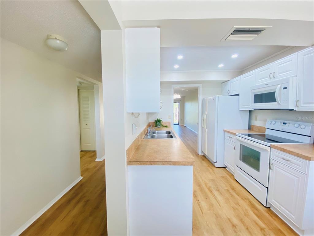 505 30TH AVENUE W UNIT E406, BRADENTON, FL — photo 4 of 30