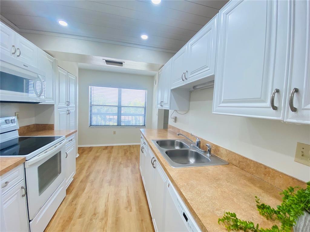 505 30TH AVENUE W UNIT E406, BRADENTON, FL — photo 5 of 30