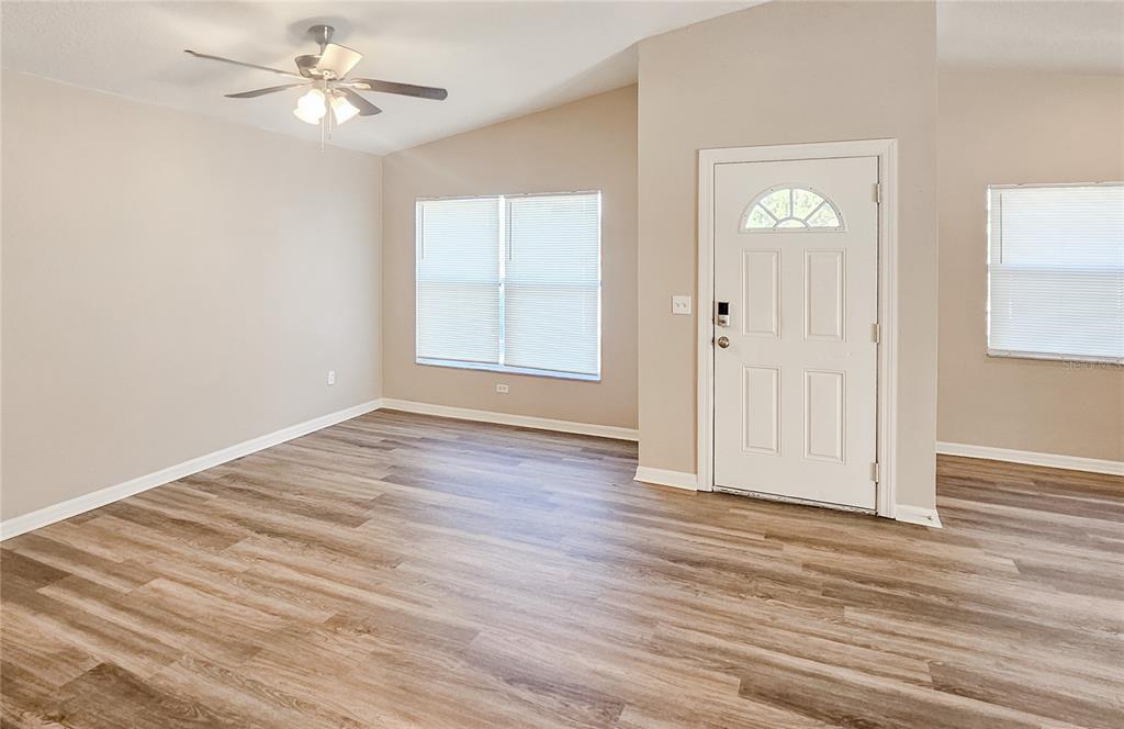 1013 E ESKIMO AVENUE, TAMPA, FL — photo 2 of 20
