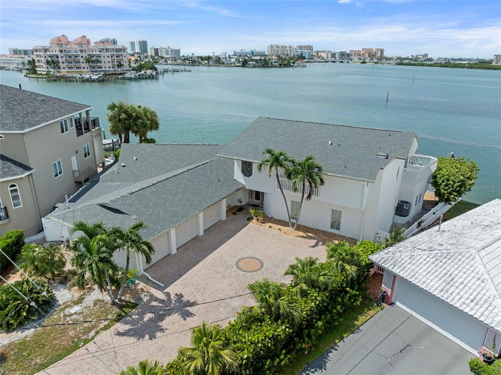 290 BAYSIDE DRIVE, CLEARWATER BEACH, FL — photo 2 of 30