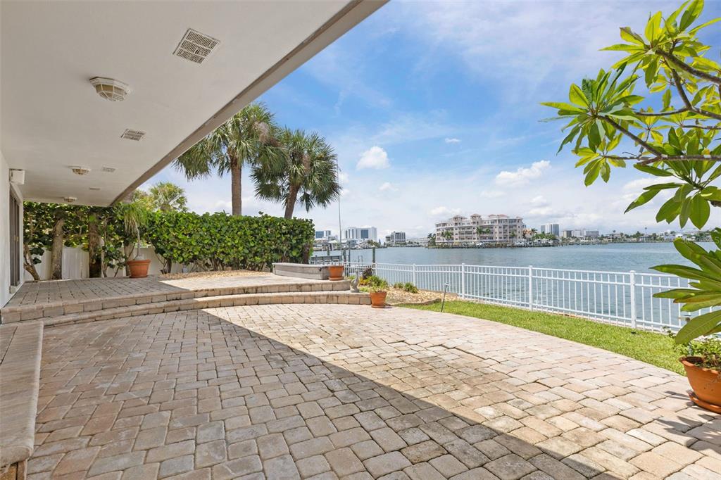 290 BAYSIDE DRIVE, CLEARWATER BEACH, FL — photo 4 of 30