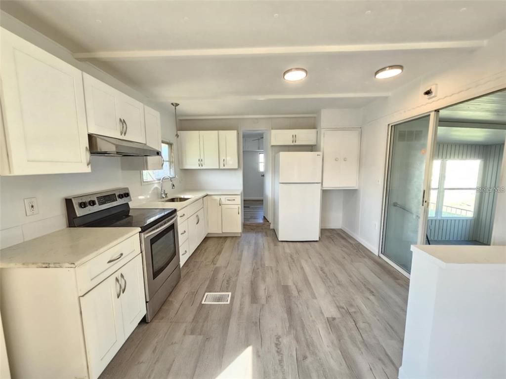 321 3RD STREET DRIVE W, PALMETTO, FL — photo 4 of 19