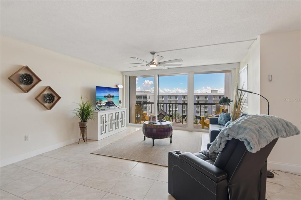400 ISLAND WAY UNIT 509, CLEARWATER, FL — photo 4 of 30
