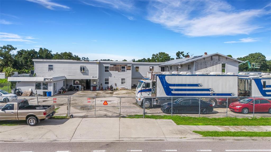 51ST AVENUE E, BRADENTON, FL — photo 3 of 23