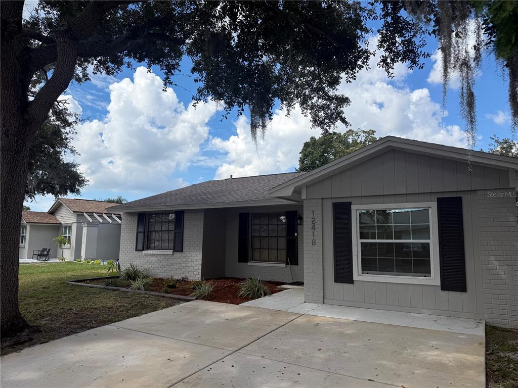 12418 QUEENSLAND LANE