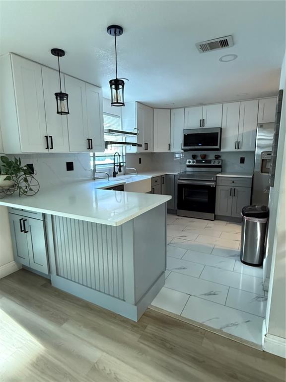 12418 QUEENSLAND LANE, TAMPA, FL — photo 2 of 26