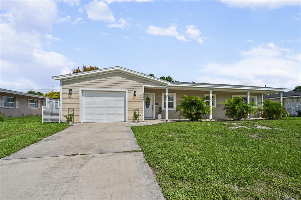13833 DOMINICA DRIVE, SEMINOLE, FL — photo 2 of 31