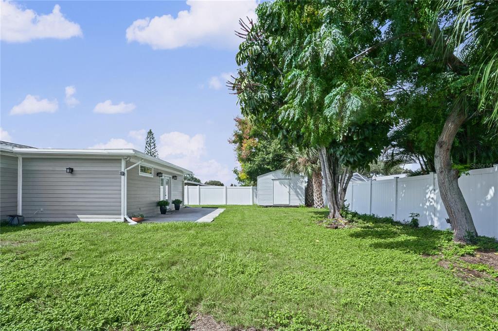 13833 DOMINICA DRIVE, SEMINOLE, FL — photo 5 of 31