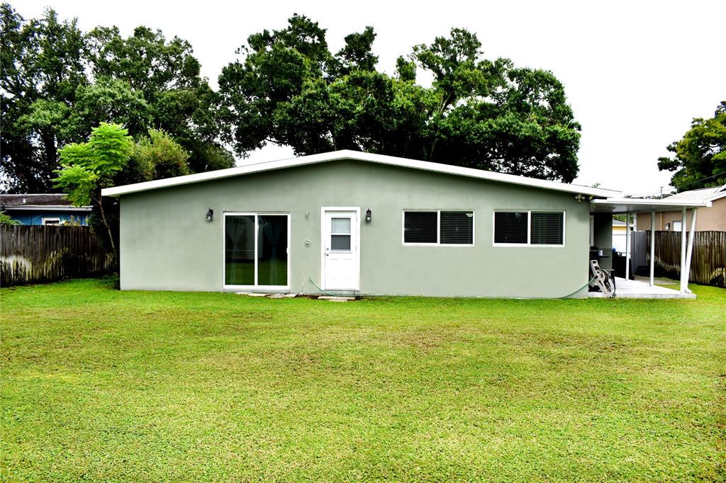 110 ROYAL PALMS, LARGO, FL — photo 2 of 17