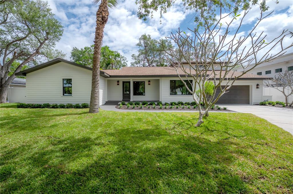 471 W DAVIS BOULEVARD