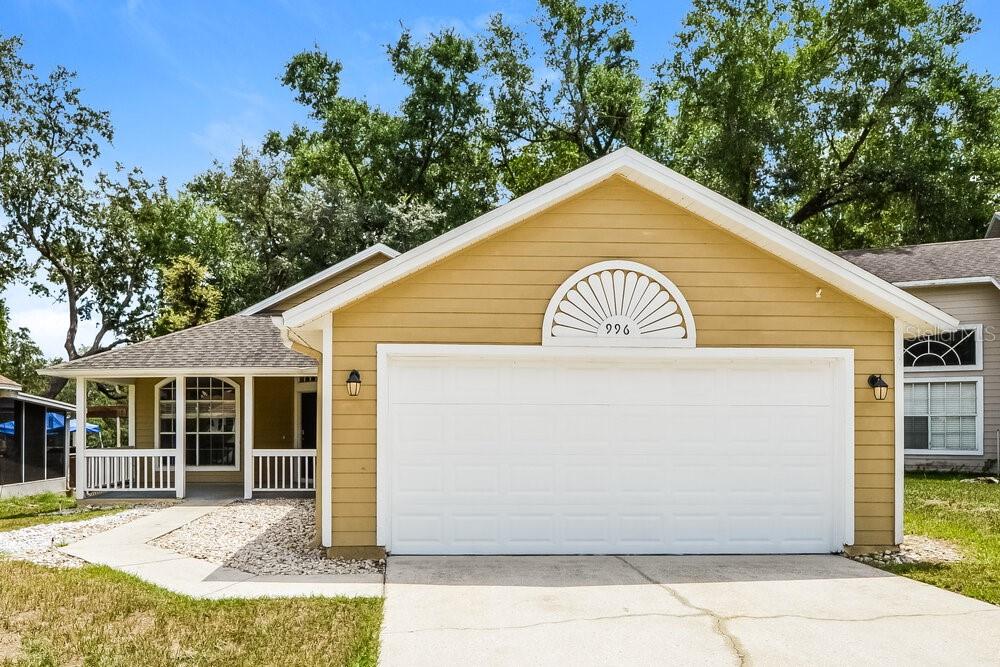 996 MAPLE COURT