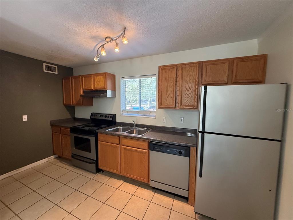 507 NW 39TH ROAD UNIT 102, GAINESVILLE, FL — photo 4 of 11