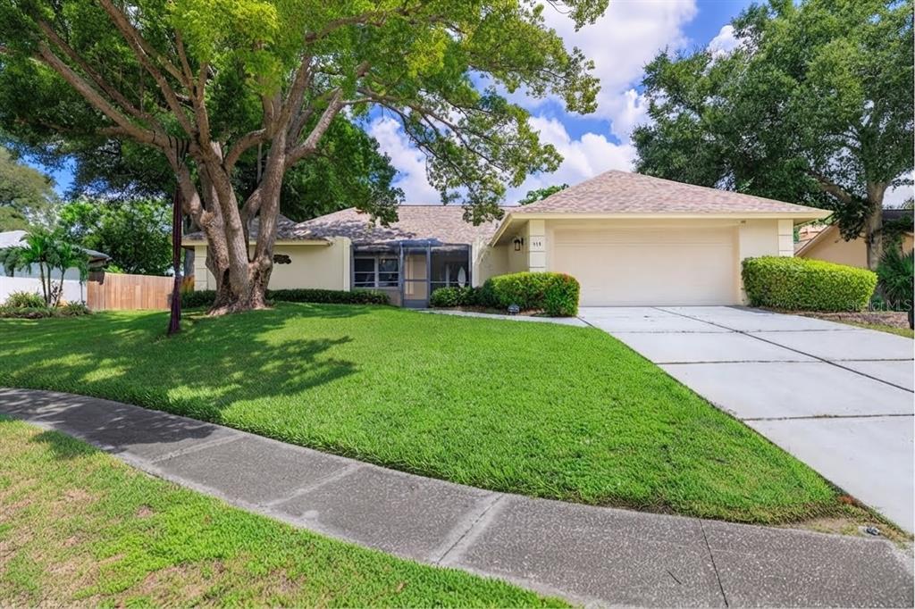 390 MERAVAN COURT, PALM HARBOR, FL — photo 2 of 30
