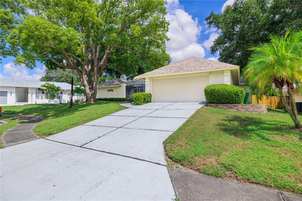 390 MERAVAN COURT, PALM HARBOR, FL — photo 4 of 30