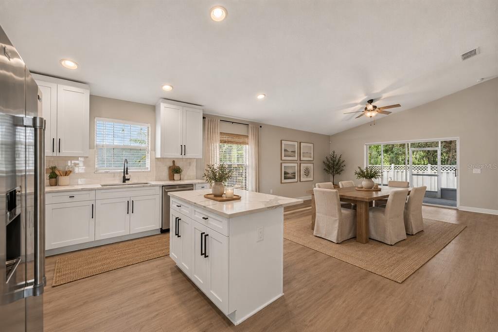 5209 ABBEY PARK AVENUE, TAMPA, FL — photo 3 of 30