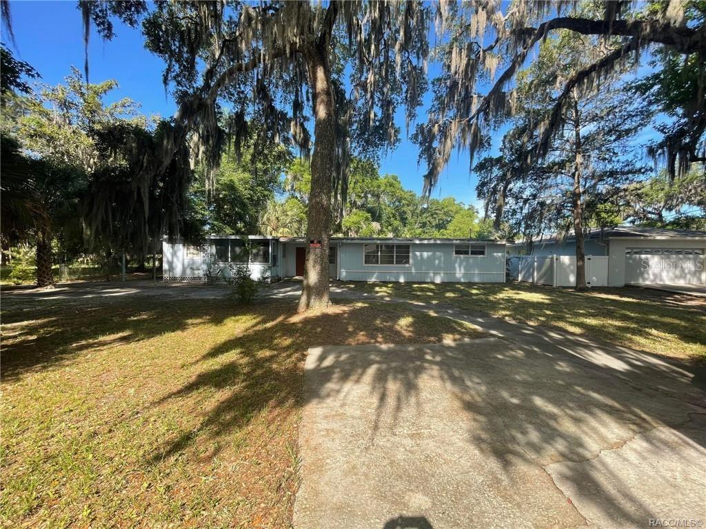 120 NW Magnolia CIRCLE, CRYSTAL RIVER, FL — photo 3 of 30