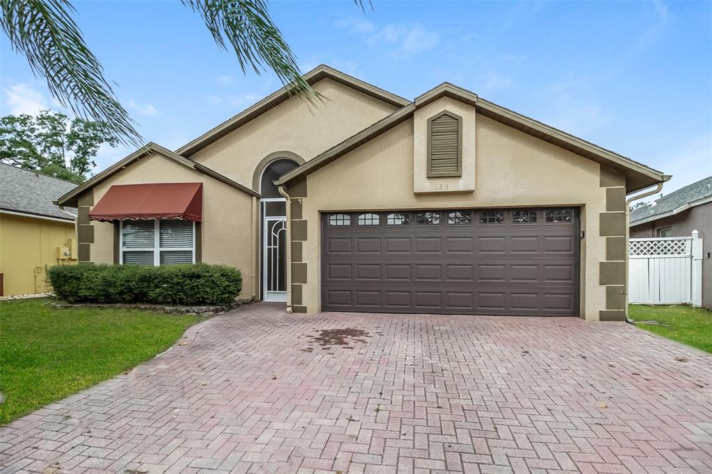 120 LAKEBREEZE CIRCLE