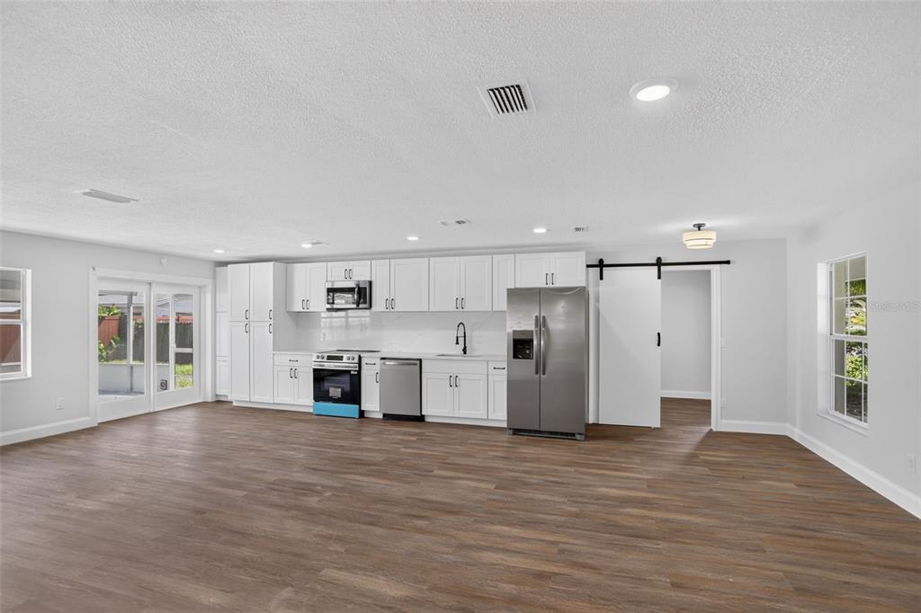 405 CHESTNUT AVENUE, ALTAMONTE SPRINGS, FL — photo 3 of 30