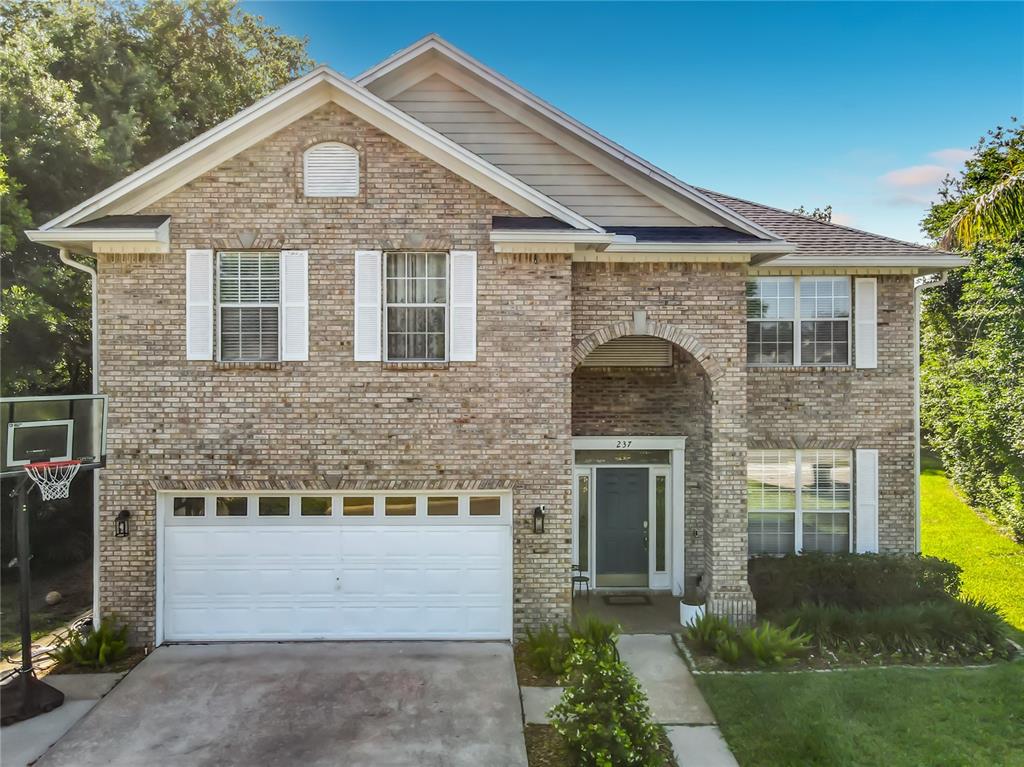237 CEDARWOOD COURT