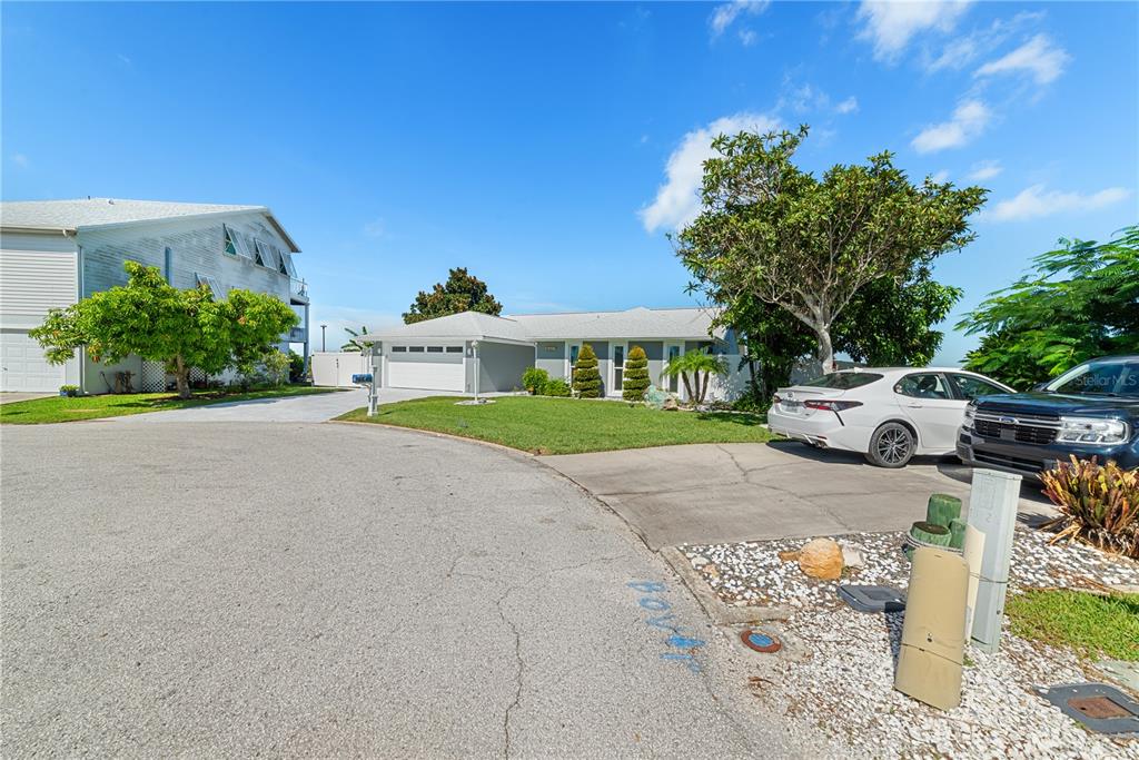15723 DONZI DRIVE, HUDSON, FL — photo 4 of 30