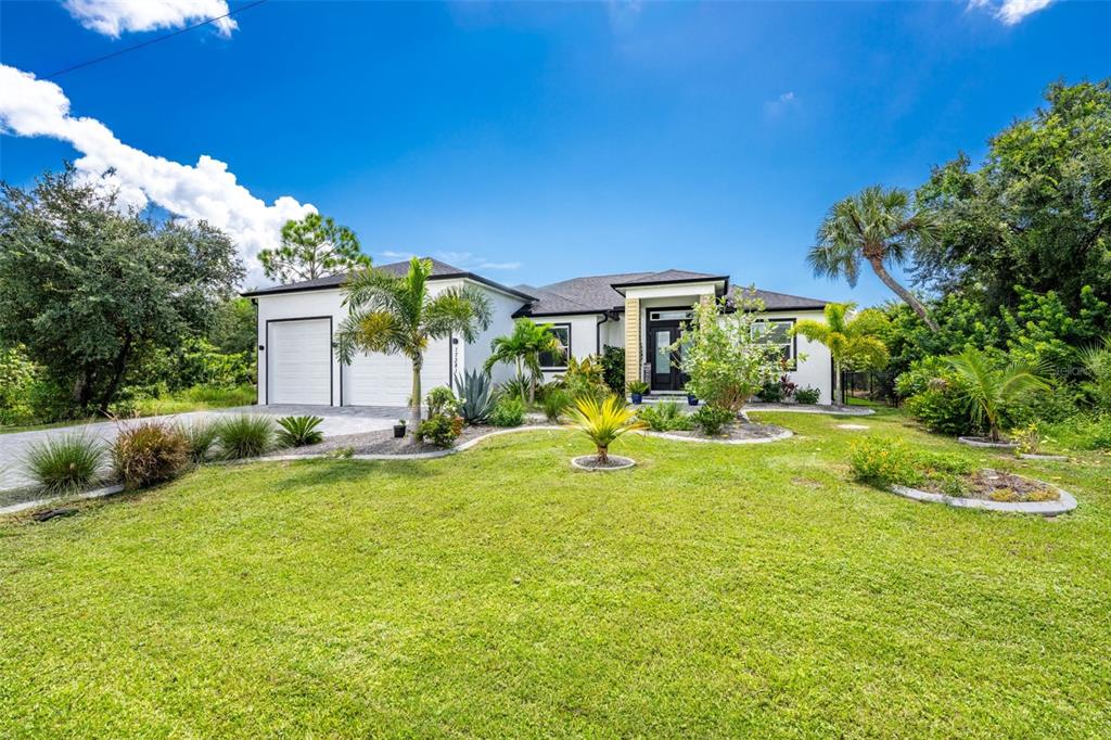 17381 ROBINSON AVENUE, PORT CHARLOTTE, FL — photo 2 of 30