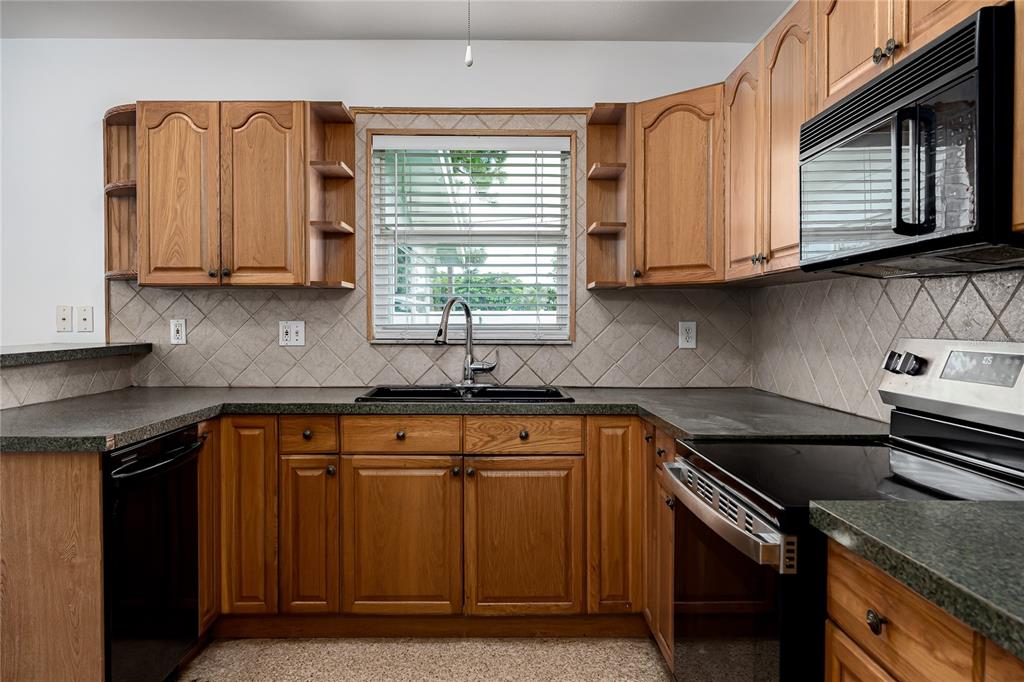 1225 CASABELLA DRIVE, BRADENTON, FL — photo 2 of 30