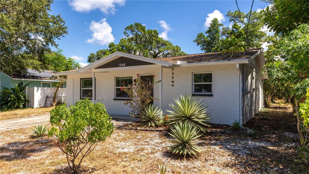 1949 TROTTER ROAD, LARGO, FL — photo 2 of 30