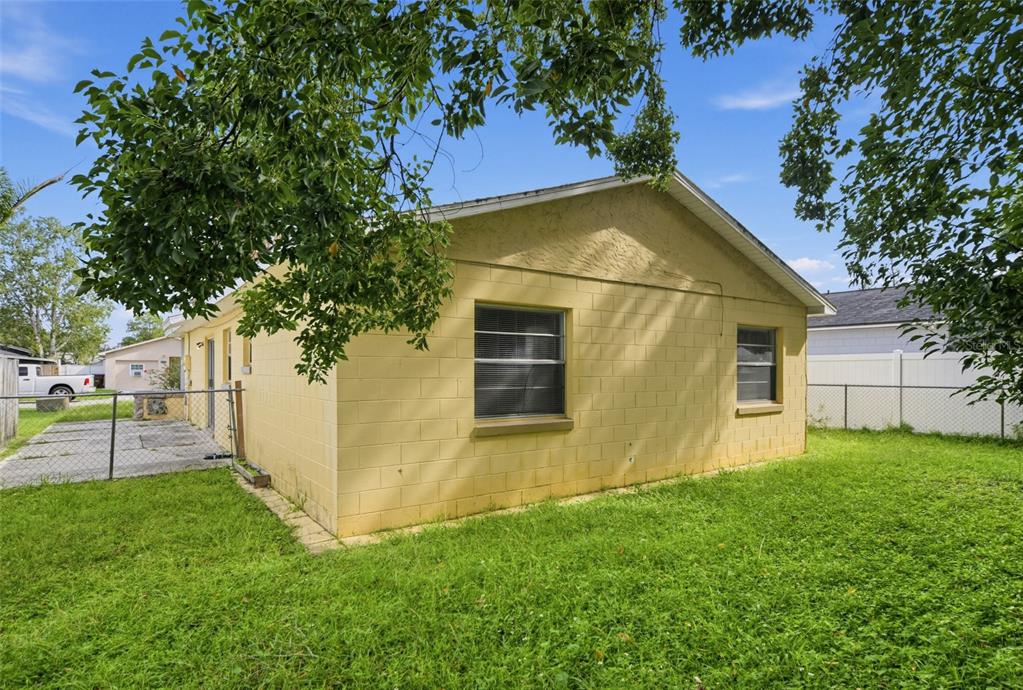 1516 KELBY ROAD, KISSIMMEE, FL — photo 4 of 30