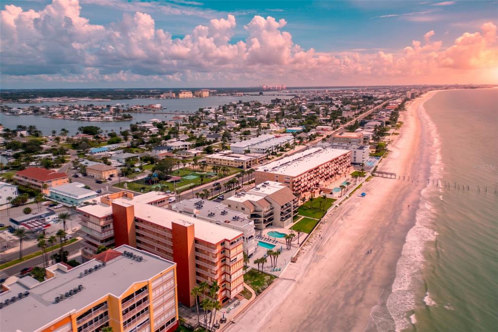 16400 GULF BOULEVARD UNIT 502, REDINGTON BEACH, FL — photo 2 of 30