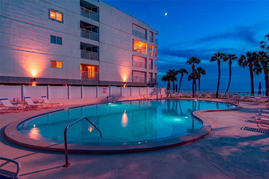 16400 GULF BOULEVARD UNIT 502, REDINGTON BEACH, FL — photo 3 of 30
