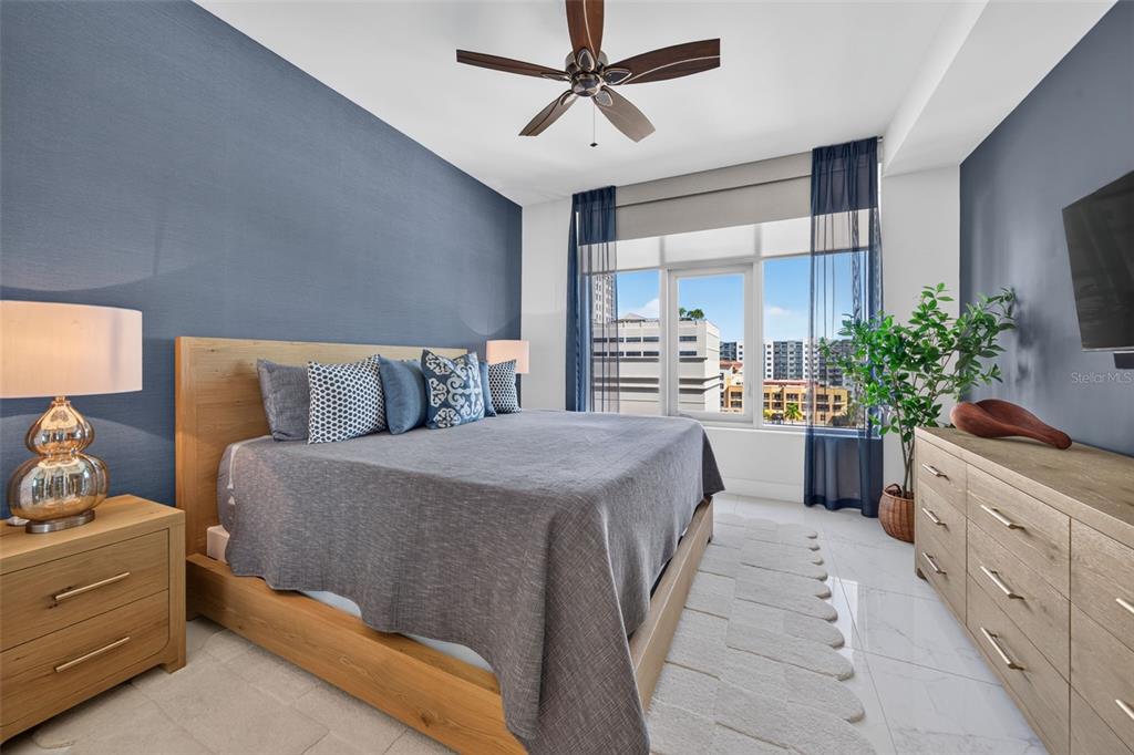 111 S PINEAPPLE AVENUE UNIT 716, SARASOTA, FL — photo 5 of 30