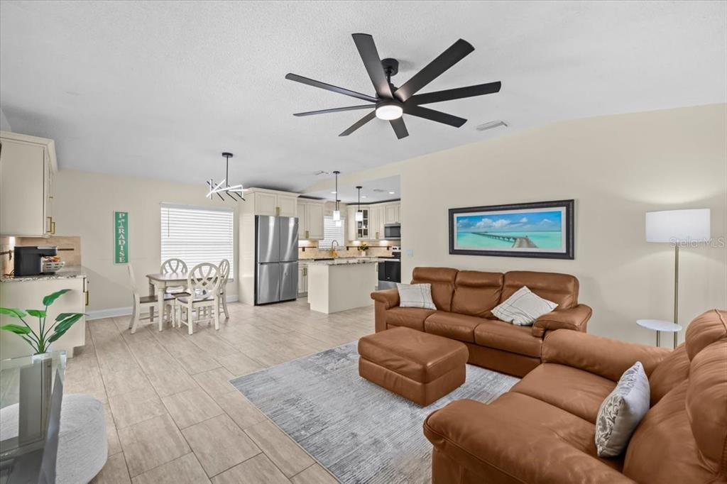 7318 S KISSIMMEE STREET, TAMPA, FL — photo 4 of 30