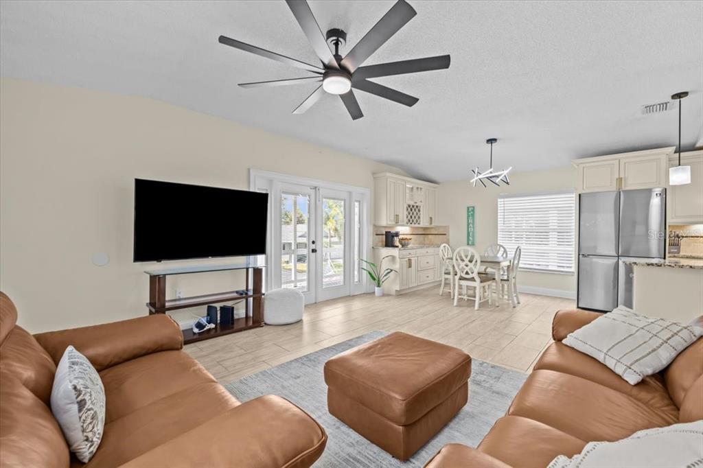 7318 S KISSIMMEE STREET, TAMPA, FL — photo 5 of 30