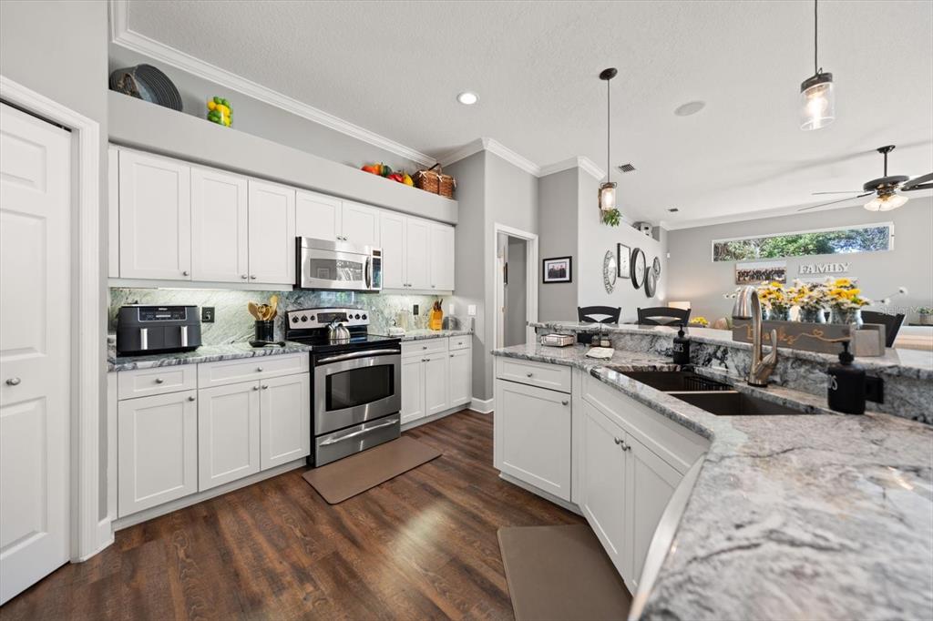 2105 BOOT LAKE CIRCLE, TAMPA, FL — photo 3 of 30