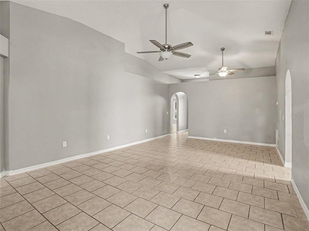 881 VANDERBILT DR, EUSTIS, FL — photo 5 of 28