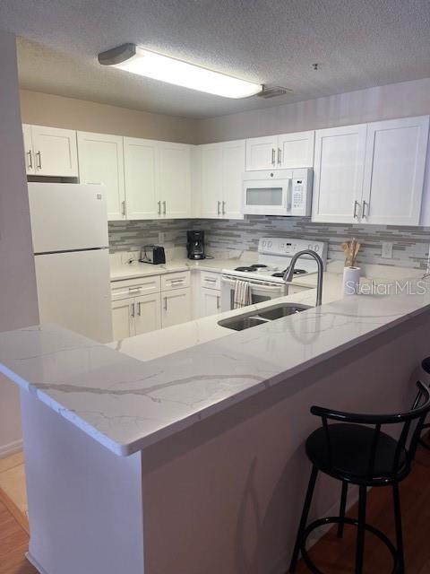4017 CROCKERS LAKE BOULEVARD UNIT 21, SARASOTA, FL — photo 3 of 30