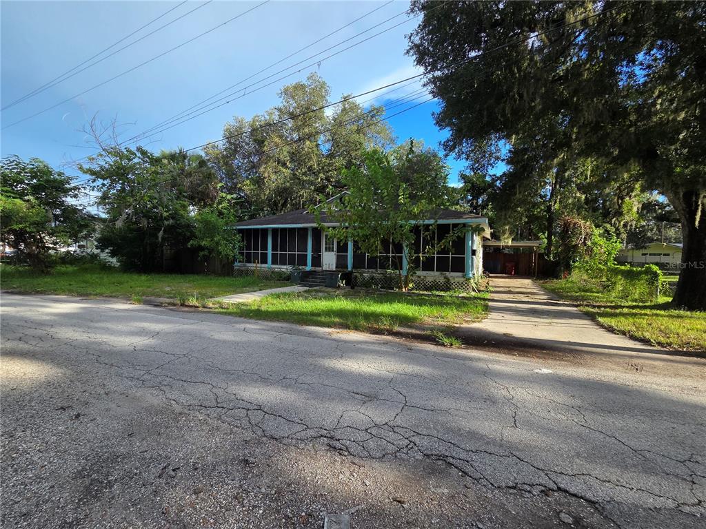 113 W STRICKLAND STREET, PLANT CITY, FL — photo 2 of 29