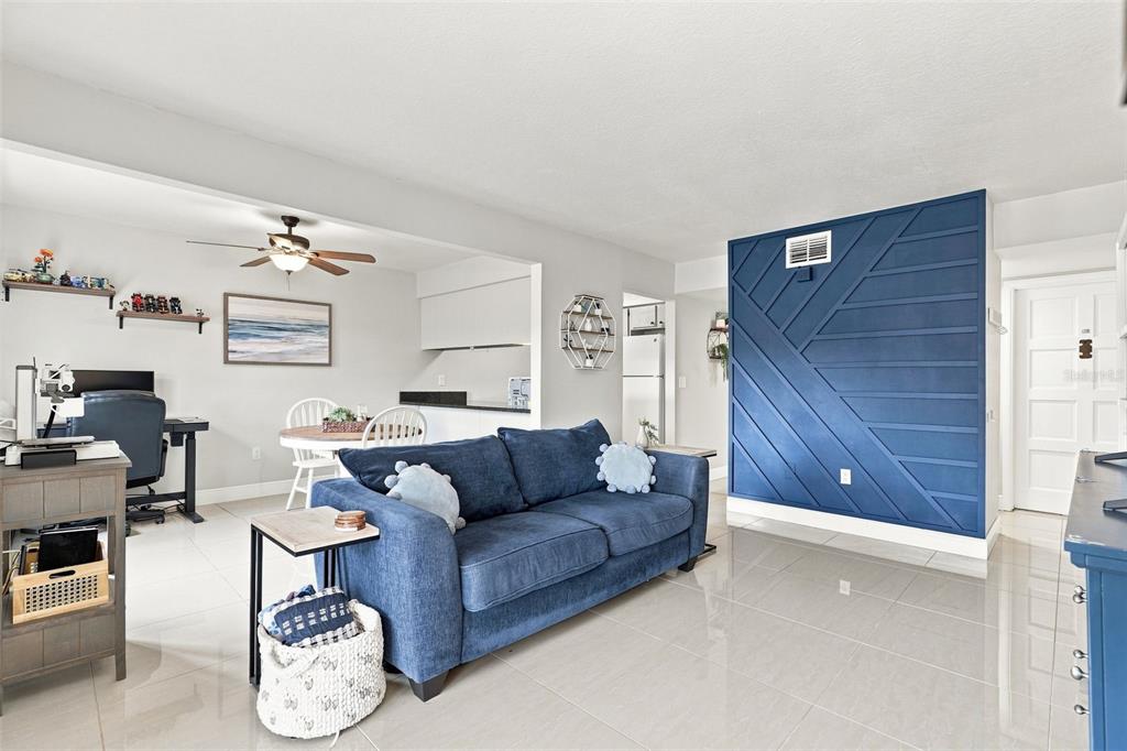 1000 LAKE OF THE WOODS BOULEVARD UNIT 202B, FERN PARK, FL — photo 2 of 25