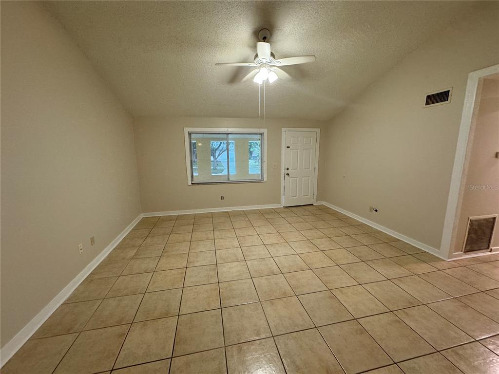 231 N DISSTON AVENUE, CLERMONT, FL — photo 3 of 16