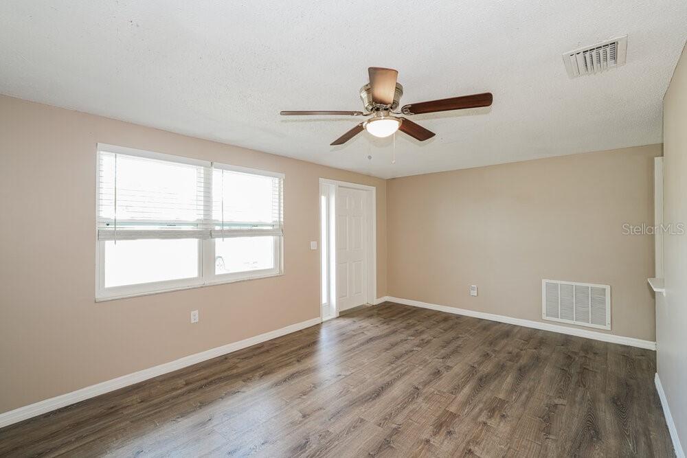 10740 PICCADILLY ROAD, PORT RICHEY, FL — photo 4 of 16