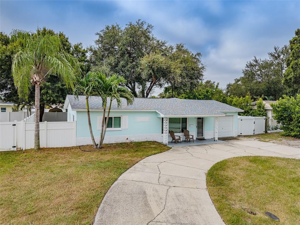 4460 33RD AVENUE N, ST PETERSBURG, FL — photo 4 of 54