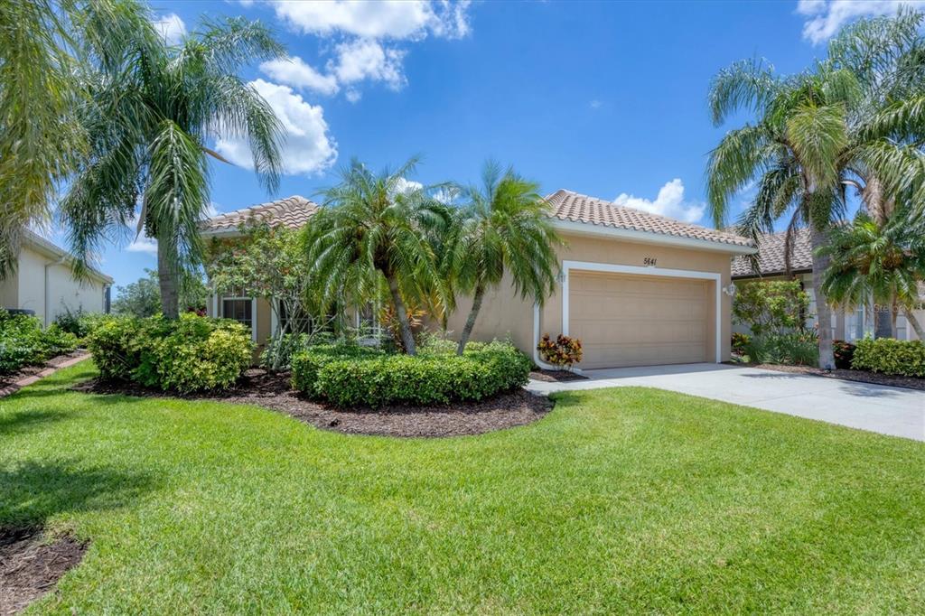 5641 WHISPERING OAKS DRIVE, NORTH PORT, FL — photo 5 of 30