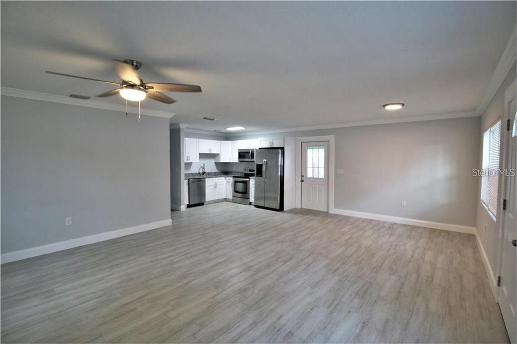 3207 W CHEROKEE AVENUE, TAMPA, FL — photo 4 of 19