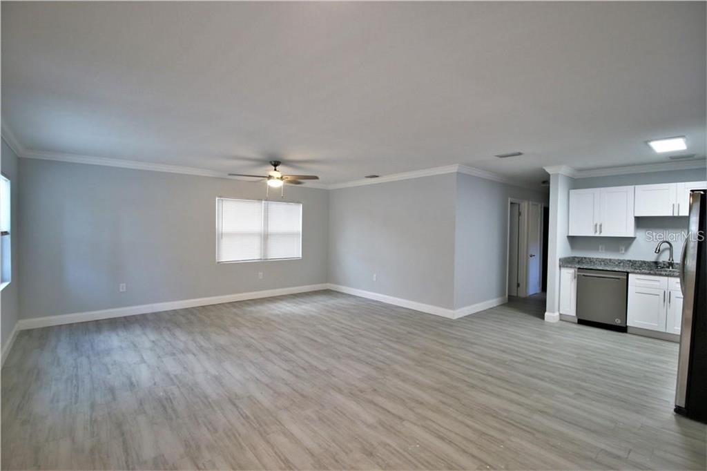 3207 W CHEROKEE AVENUE, TAMPA, FL — photo 5 of 19