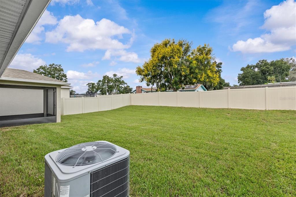 9972 MESIC WOODS AVENUE, SEFFNER, FL — photo 2 of 44